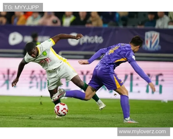 中超激战北京国安迎战河北队争夺胜利荣耀之战