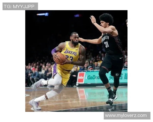 篮网对决湖人南斯表现抢眼球迷期待精彩对抗赛